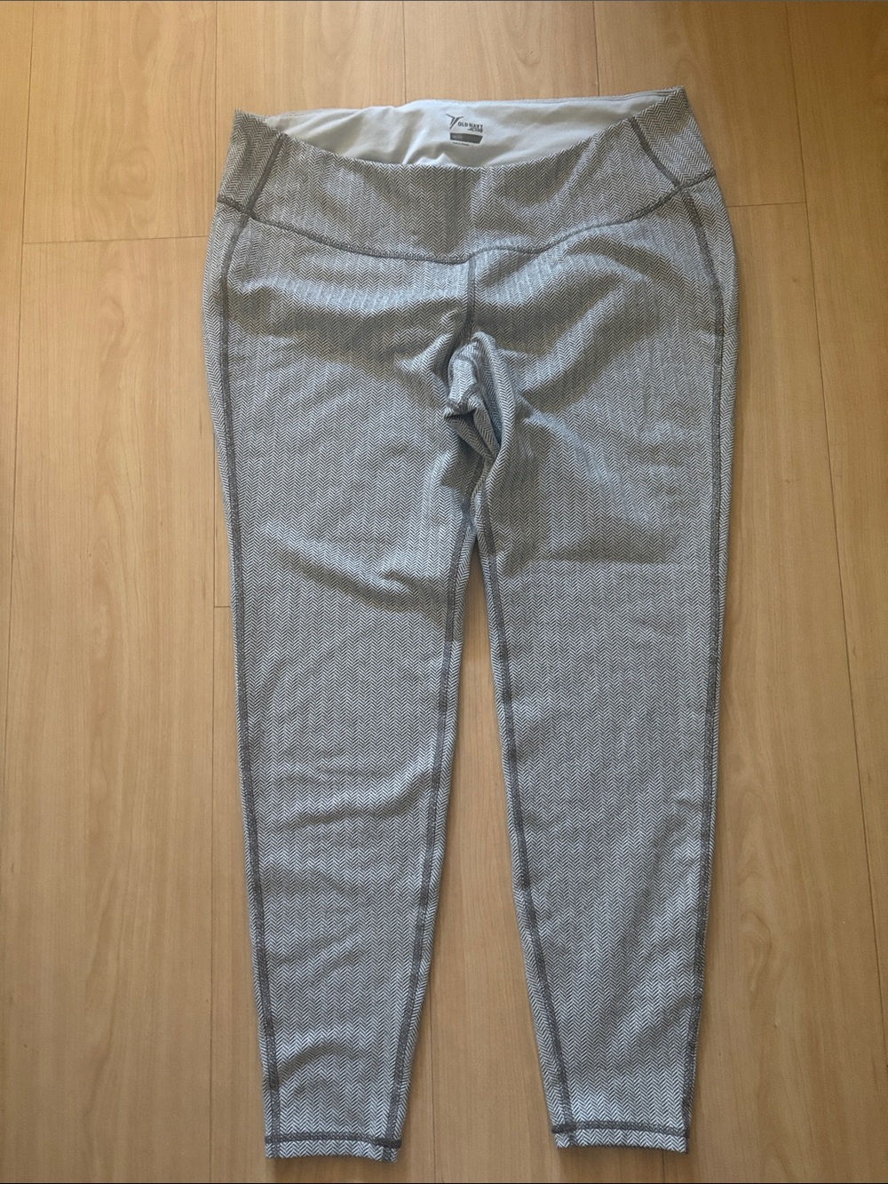 Old Navy Women's Chevron Leggings Size Large Like New
